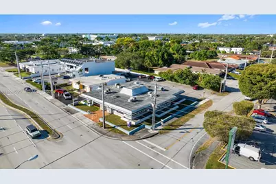 2710 SW 87th Ave, Miami, FL 33165 - Photo 25