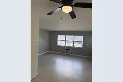 1940 NE 167th St #3, North Miami Beach, FL 33162 - Photo 1