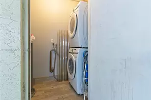 1655 NE 115th St, Miami, FL 33181 - Photo 15