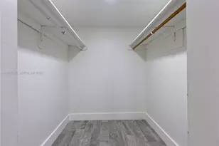 1655 NE 115th St, Miami, FL 33181 - Photo 11