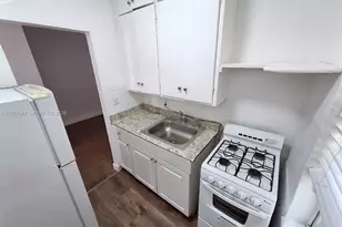 1030 Jefferson Ave, Miami Beach, FL 33139 - Photo 9