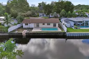 2371 NE 193rd St, Miami, FL 33180 - Photo 9