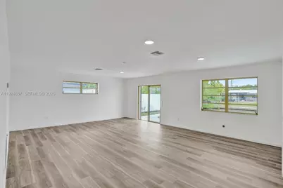 2371 NE 193rd St, Miami, FL 33180 - Photo 23