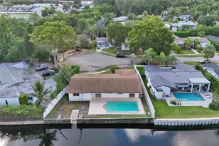 2371 NE 193rd St, Miami, FL 33180 - Photo 3