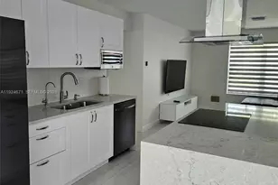 1001 SE 14th Dr, Deerfield Beach, FL 33441 - Photo 3