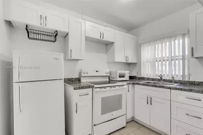 7525 NE Miami Ct, Miami, FL 33138 - Photo 11