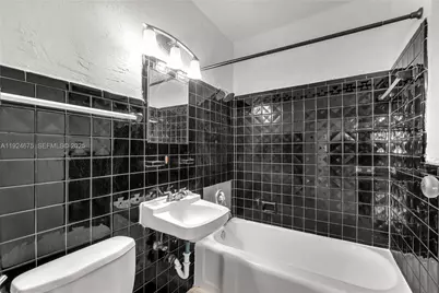 7525 NE Miami Ct, Miami, FL 33138 - Photo 13