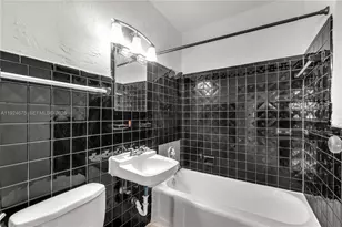 7525 NE Miami Ct, Miami, FL 33138 - Photo 13