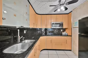 6039 Collins Ave, Miami Beach, FL 33140 - Photo 13