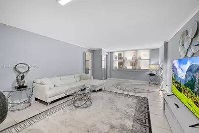 6039 Collins Ave #621, Miami Beach, FL 33140 - Photo 17