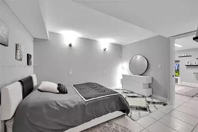6039 Collins Ave #621, Miami Beach, FL 33140 - Photo 25