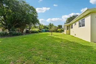 140 NE 161st St, Miami, FL 33162 - Photo 35