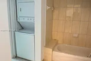 1750 N Bayshore Dr, Miami, FL 33132 - Photo 11