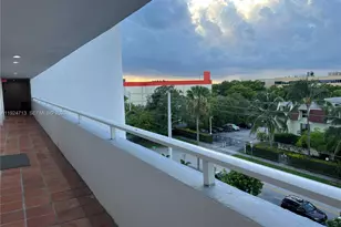 1650 NE 115th St, Miami, FL 33181 - Photo 19