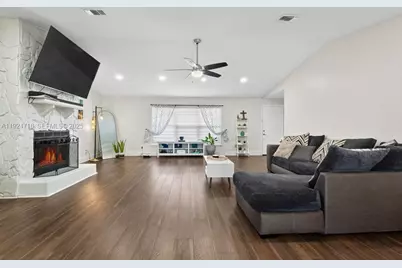 8210 E Sailmaker Ln, Jacksonville, FL 32210 - Photo 19