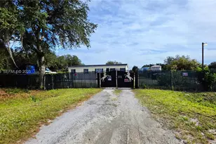 225 N Estribo St, Clewiston, FL 33920 - Photo 5