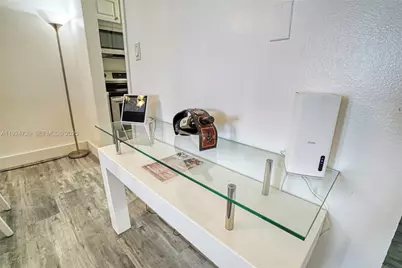 5225 Collins Ave #1204, Miami Beach, FL 33140 - Photo 31