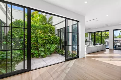 895 NE 76th St, Miami, FL 33138 - Photo 11