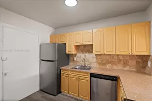 9972 SW 88th St, Miami, FL 33176 - Photo 11