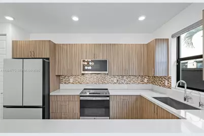 15815 NW 91st Ct, Miami Lakes, FL 33018 - Photo 11