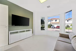 1549 Breakwater Terrace, Hollywood, FL 33019 - Photo 7