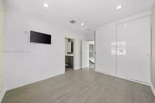 1549 Breakwater Terrace, Hollywood, FL 33019 - Photo 17