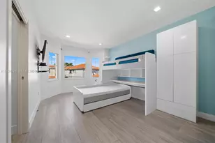 1549 Breakwater Terrace, Hollywood, FL 33019 - Photo 19