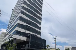 19790 W Dixie Hwy, Aventura, FL 33180 - Photo 1