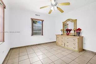 911 E 9th Pl, Hialeah, FL 33010 - Photo 13