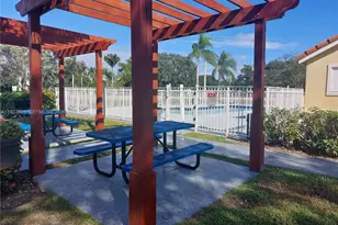 12510 Vista Isles Dr, Sunrise, FL 33325 - Photo 9