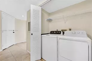 12510 Vista Isles Dr, Sunrise, FL 33325 - Photo 23