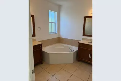 7540 NW 114th Pl #7540, Doral, FL 33178 - Photo 11