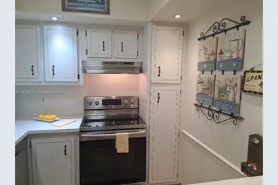 900 St Charles Pl #208, Pembroke Pines, FL 33026 - Photo 7