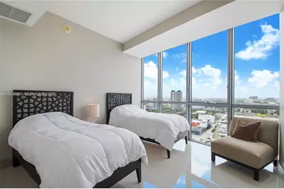 1100 Biscayne Blvd #2203, Miami, FL 33132 - Photo 11