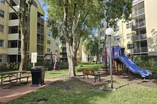 8180 Geneva Ct, Doral, FL 33166 - Photo 19