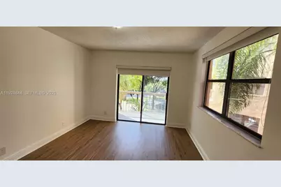 8180 Geneva Ct #319, Doral, FL 33166 - Photo 9