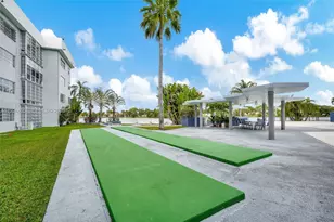 879 NE 195th St, Miami, FL 33179 - Photo 41