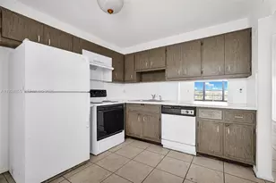 879 NE 195th St, Miami, FL 33179 - Photo 9