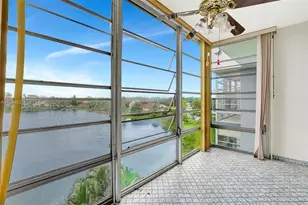 879 NE 195th St, Miami, FL 33179 - Photo 35