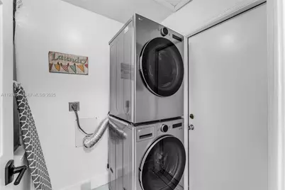 10020 SW 145th Pl, Miami, FL 33186 - Photo 15