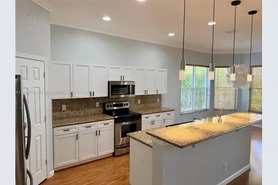 1923 Harbor View Cir #1923, Weston, FL 33327 - Photo 9