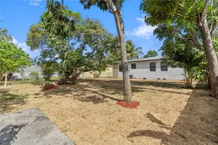 220 NW 134th St, North Miami, FL 33168 - Photo 45
