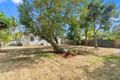 220 NW 134th St, North Miami, FL 33168 - Photo 37