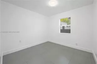 911 Sharar Ave, Opa-Locka, FL 33054 - Photo 9