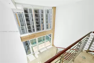 41 SE 5th St, Miami, FL 33131 - Photo 21