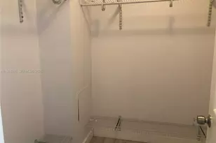 905 Brickell Bay Dr, Miami, FL 33131 - Photo 9