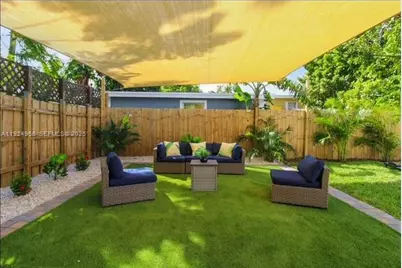 470 NE 110th St, Miami, FL 33161 - Photo 15