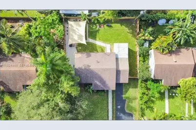 470 NE 110th St, Miami, FL 33161 - Photo 19