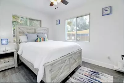 470 NE 110th St, Miami, FL 33161 - Photo 13