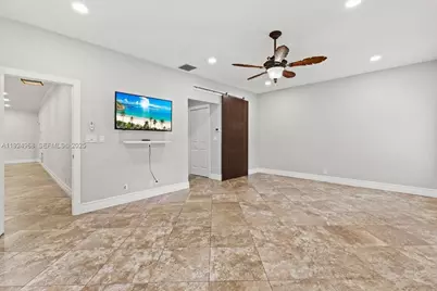 16751 Waters Edge Dr, Weston, FL 33326 - Photo 11